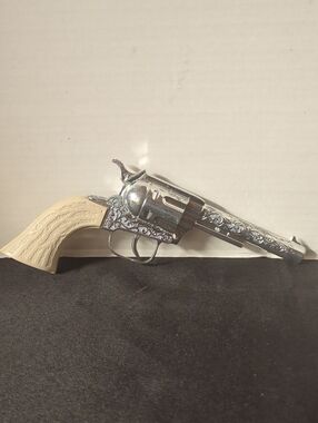 Vintage Child's Silver Cap Gun Western Revolver Toy